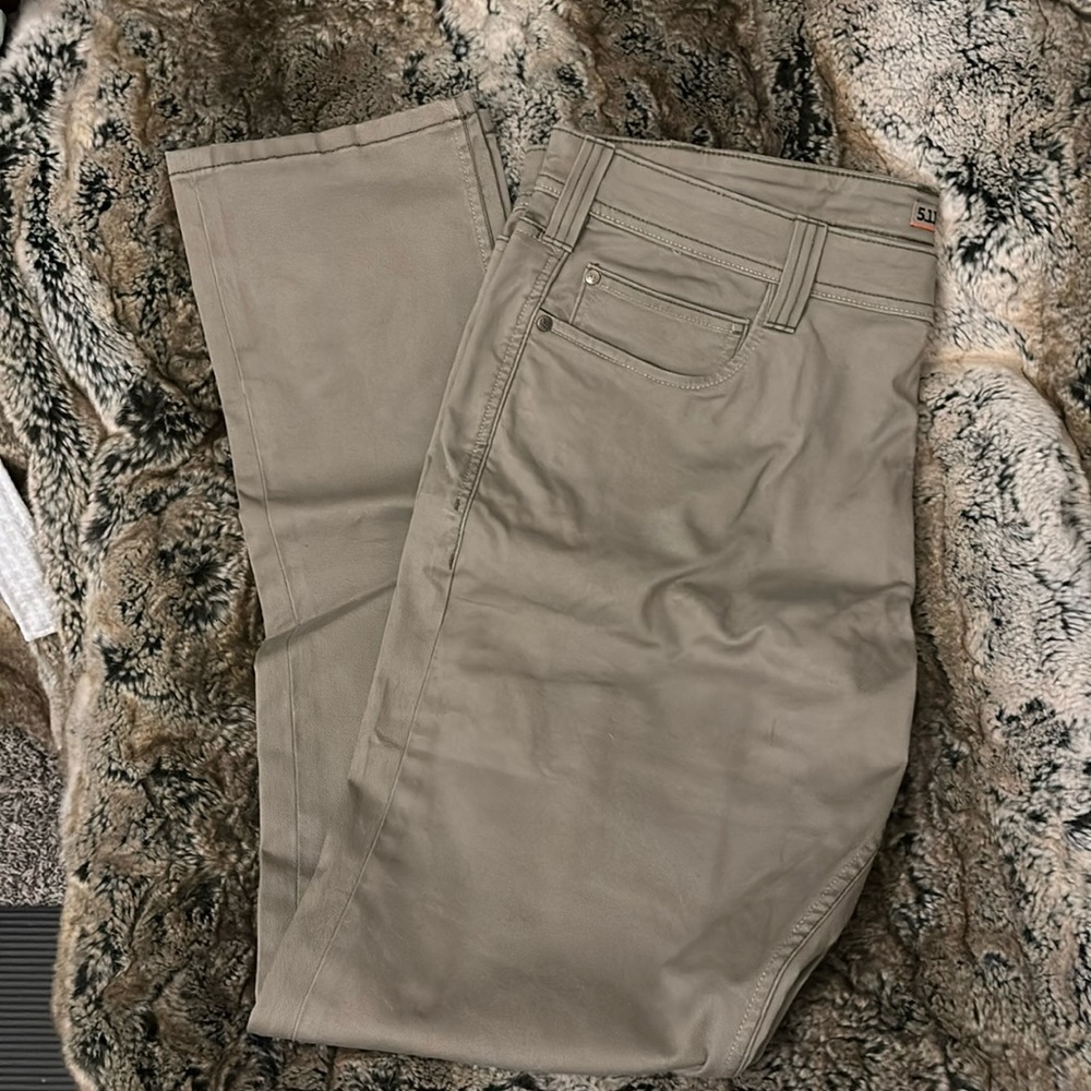 Men’s Slim Fit 5.11 Tactical pants